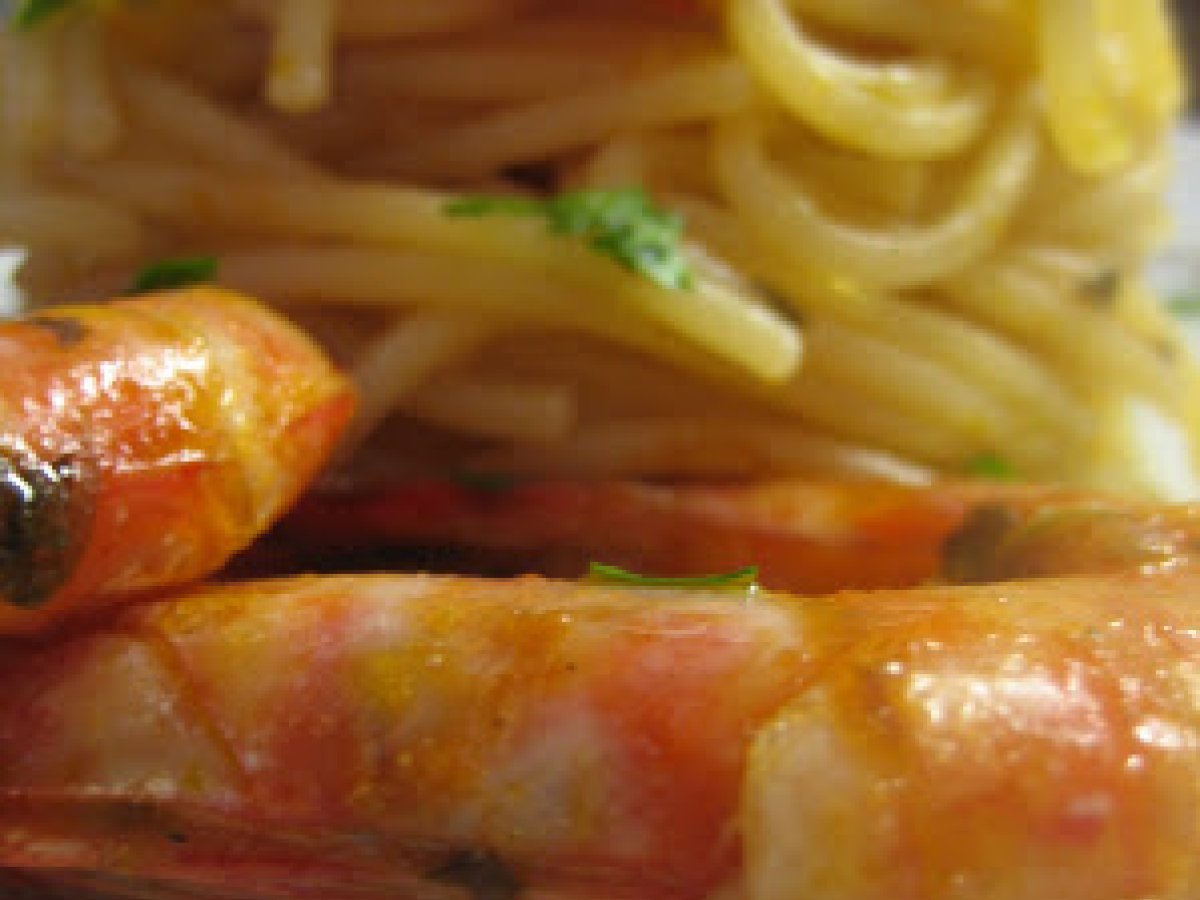 SPAGHETTI AL SUGO DI MAZZANCOLLE E PROFUMO DI PEPERONE