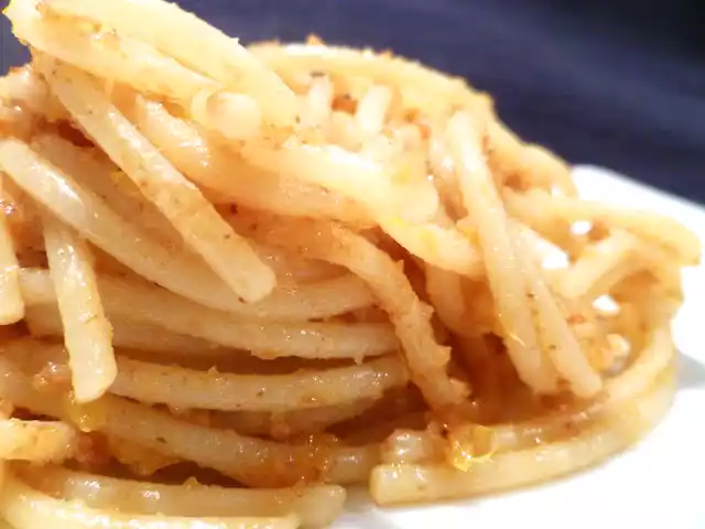 Spaghetti all'arancia con alici
