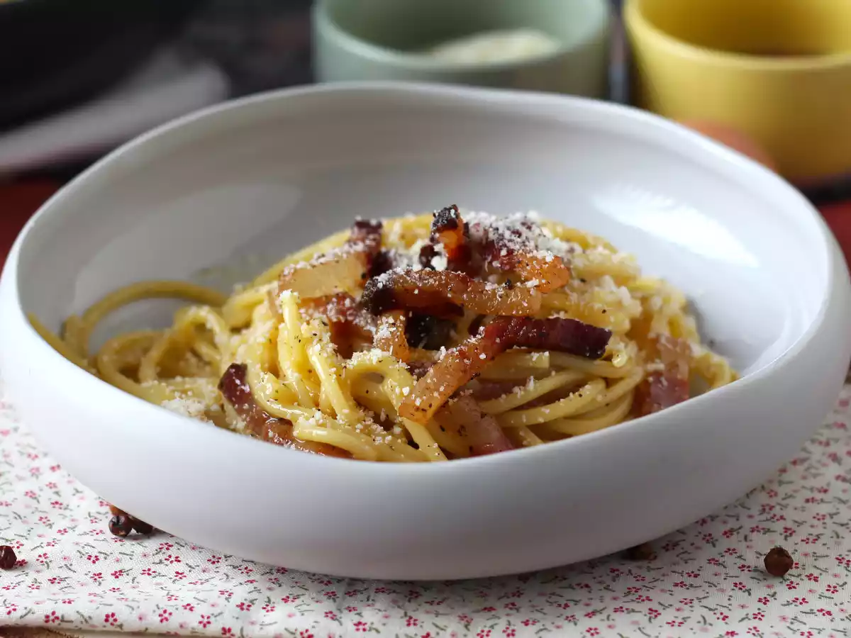 Spaghetti alla carbonara, la ricetta cremosa spiegata passo a passo