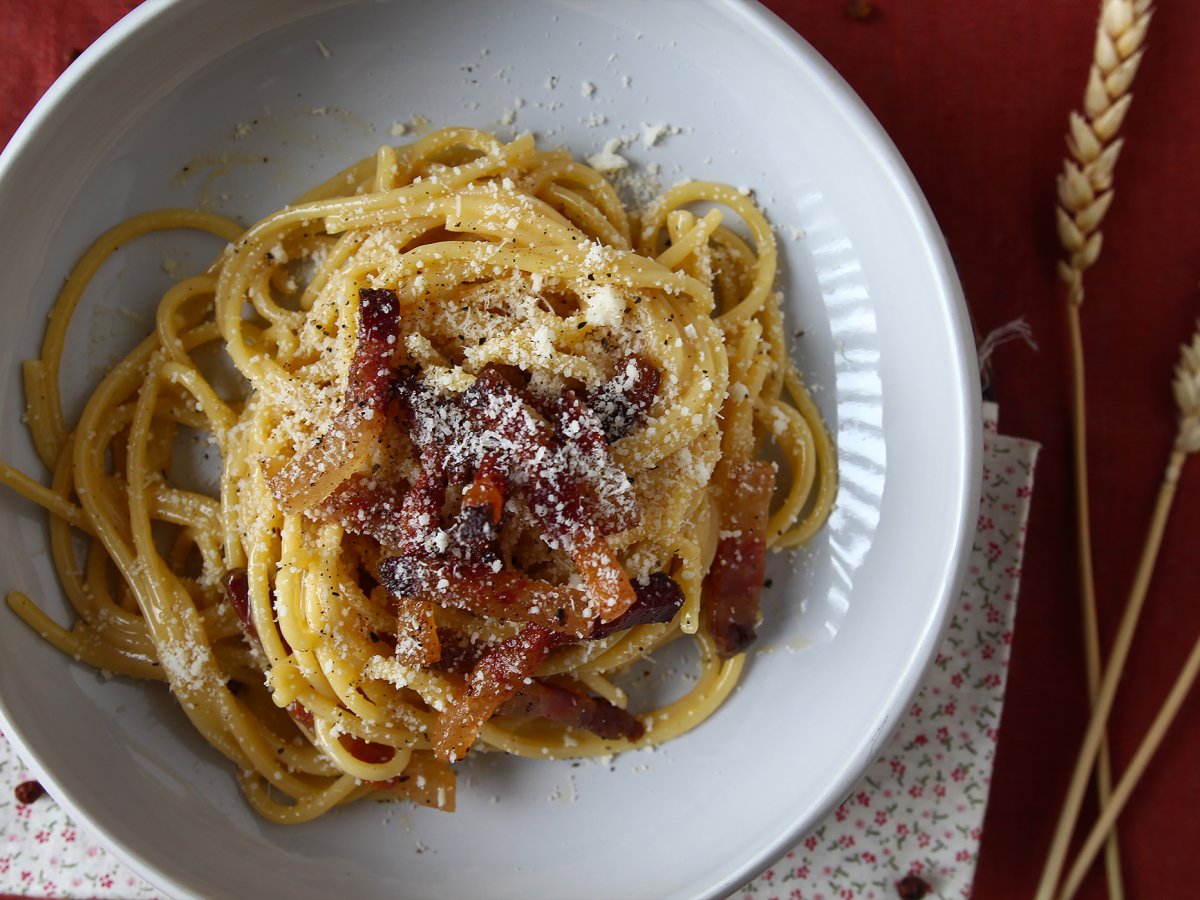 Spaghetti alla carbonara, la ricetta cremosa spiegata passo a passo - foto 5