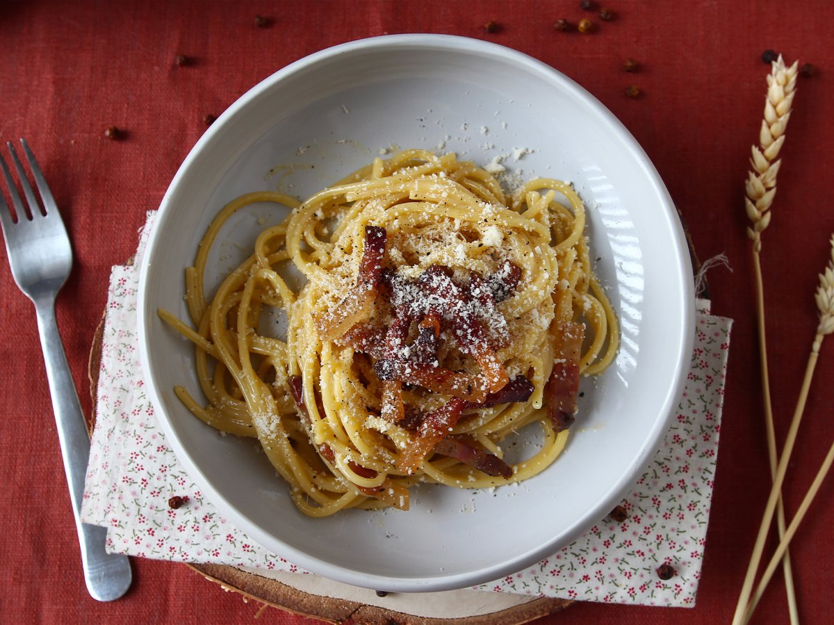 Spaghetti alla carbonara, la ricetta cremosa spiegata passo a passo - foto 6