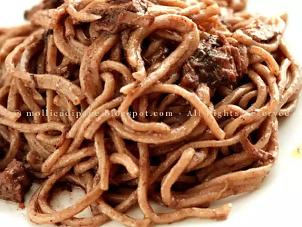 Spaghetti alla chitarra al Primitivo di Manduria