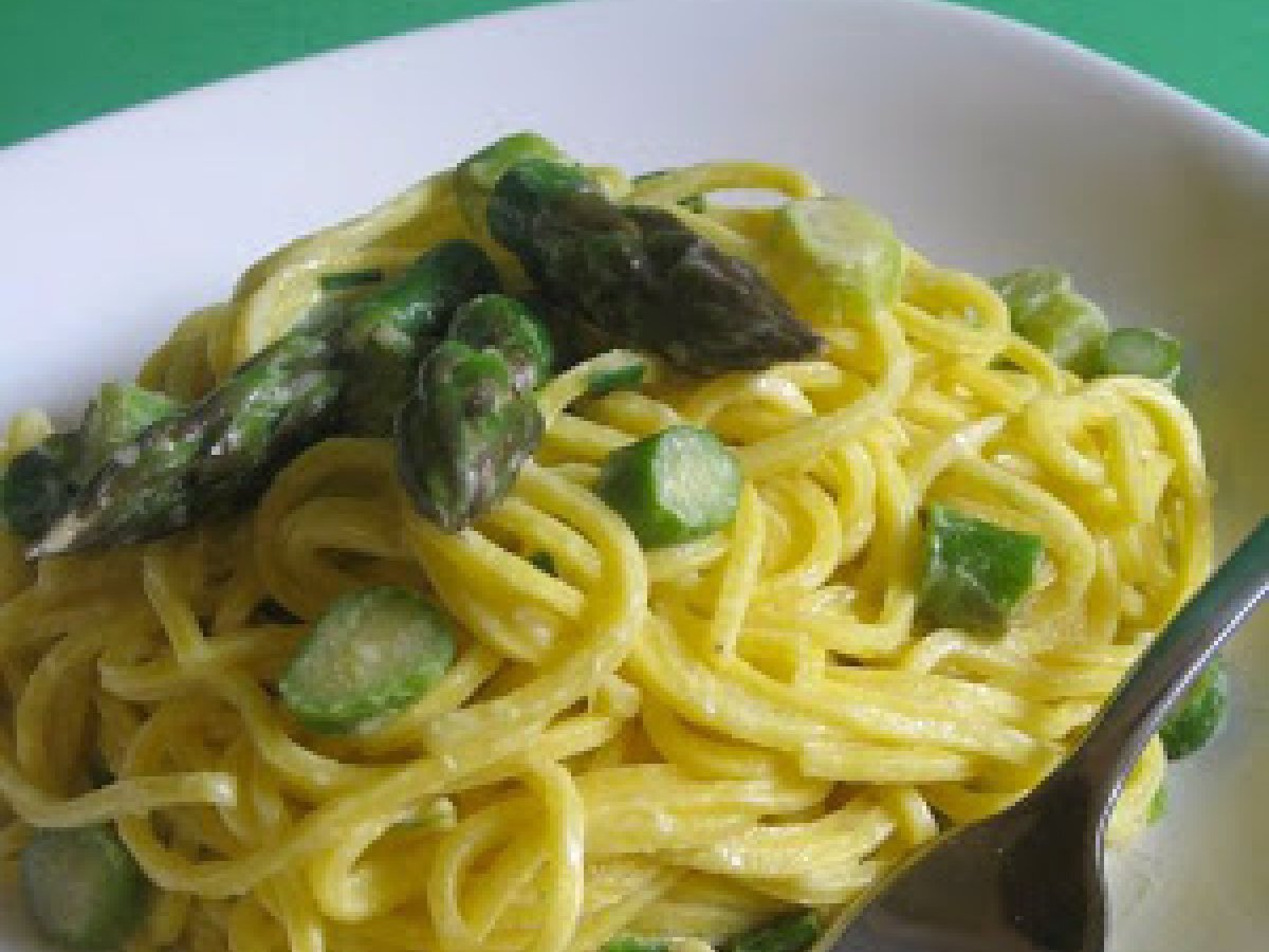 Spaghetti alla chitarra con asparagi, robiola e erba cipollina - foto 2