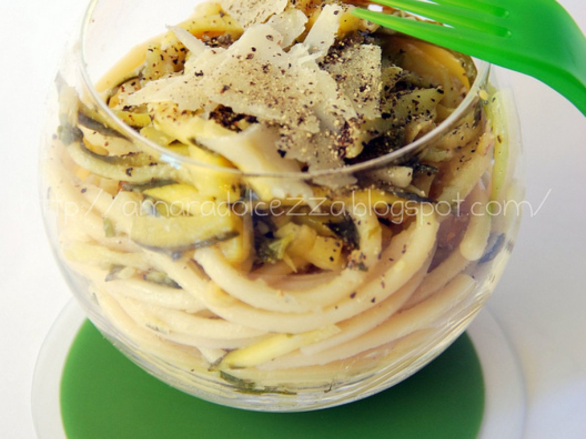 Spaghetti alla chitarra zucchine e limone
