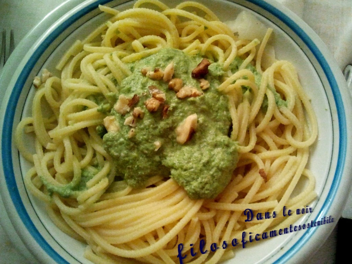 Spaghetti alla crema di asparagi, ricotta e noci