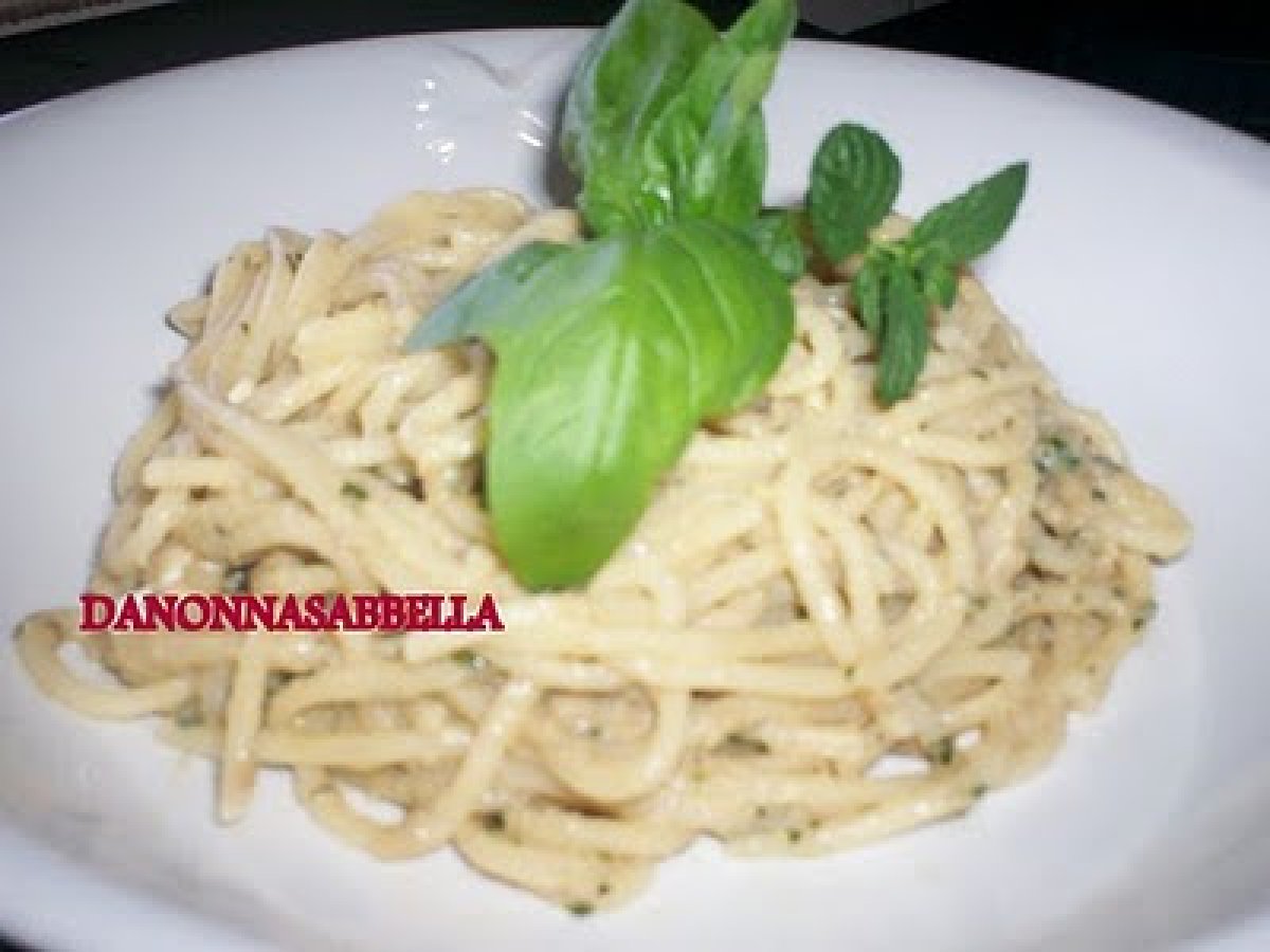 SPAGHETTI ALLA CREMA DI TONNO CON BASILICO E MENTA - foto 2