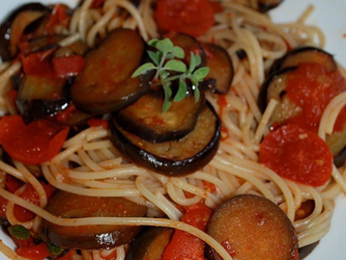 Spaghetti alla Norma (ma senza ricotta)