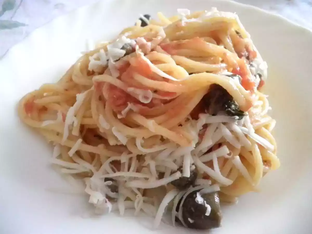 Spaghetti alla puttanesca a crudo con cacioricotta - foto 2