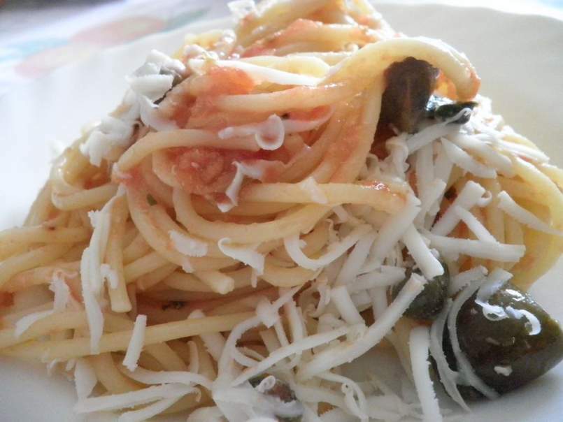 Spaghetti alla puttanesca a crudo con cacioricotta - foto 3