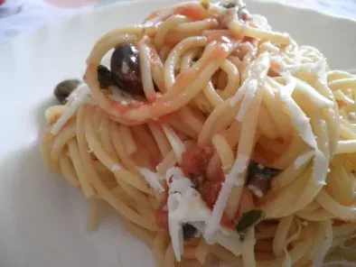 Spaghetti alla puttanesca a crudo con cacioricotta - foto 4