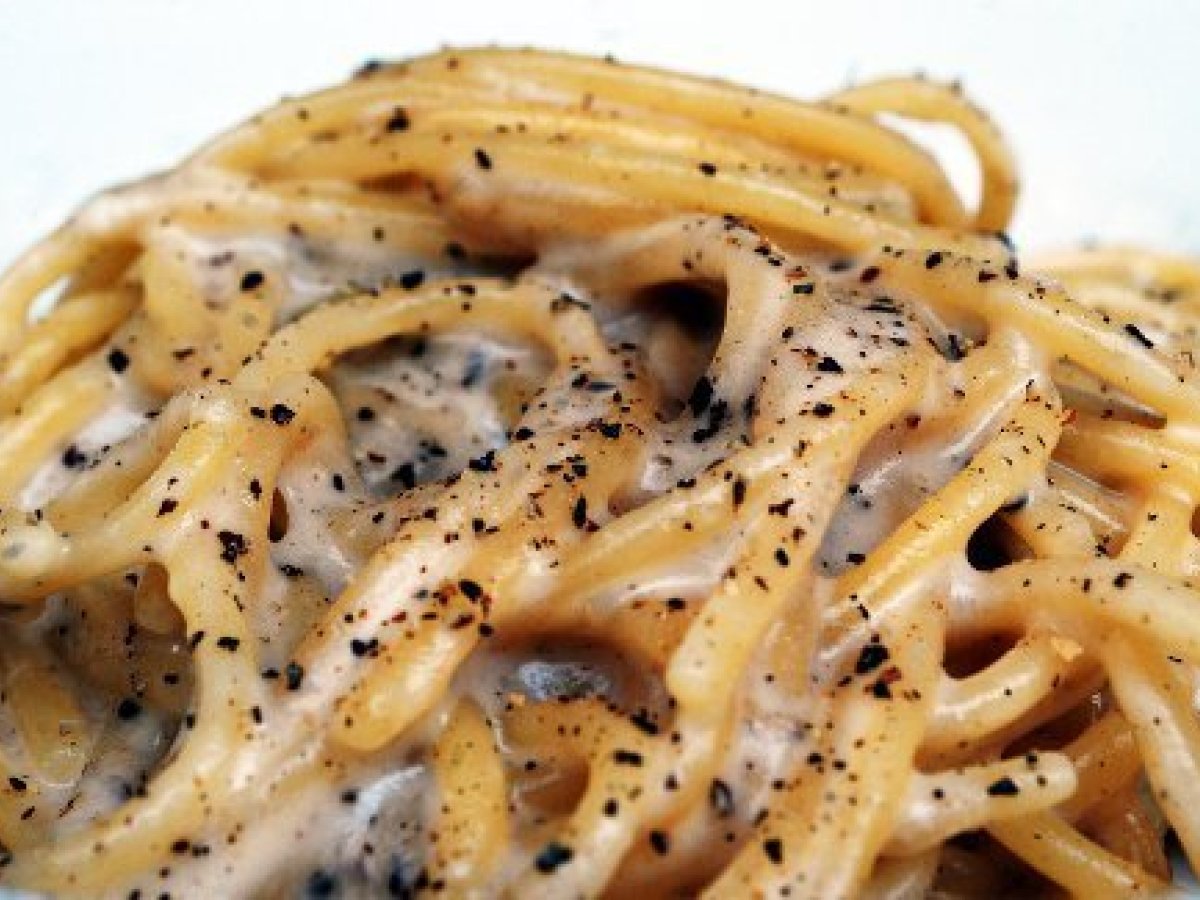 Spaghetti cacio e pepe