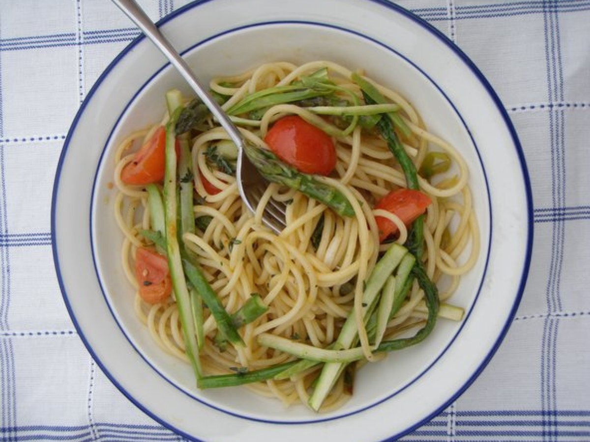 Spaghetti con Asparagi (Umbria) _ Spagetti spàrgàval