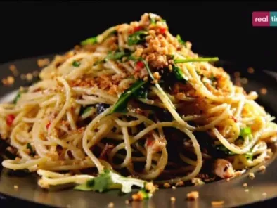 Spaghetti con peperoncino e sardine