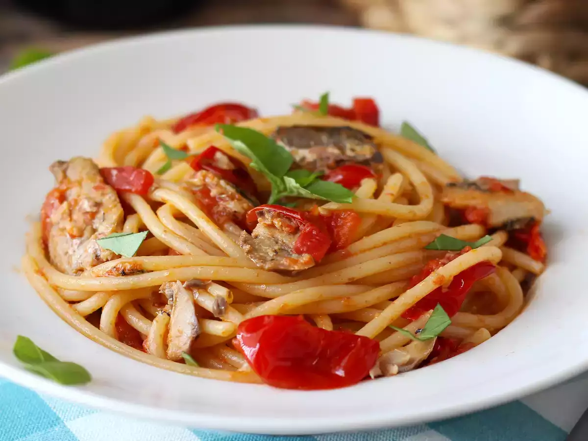 Spaghetti con sardine e pomodorini: la ricetta facile ed economica! - foto 6