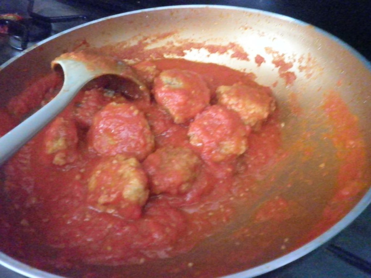 Spaghetti con sugo al pomodoro fresco e polpette di alici - foto 10