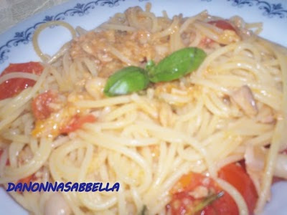 SPAGHETTI CON TONNO, PACHINO E FAGIOLI CANNELLINI - foto 2