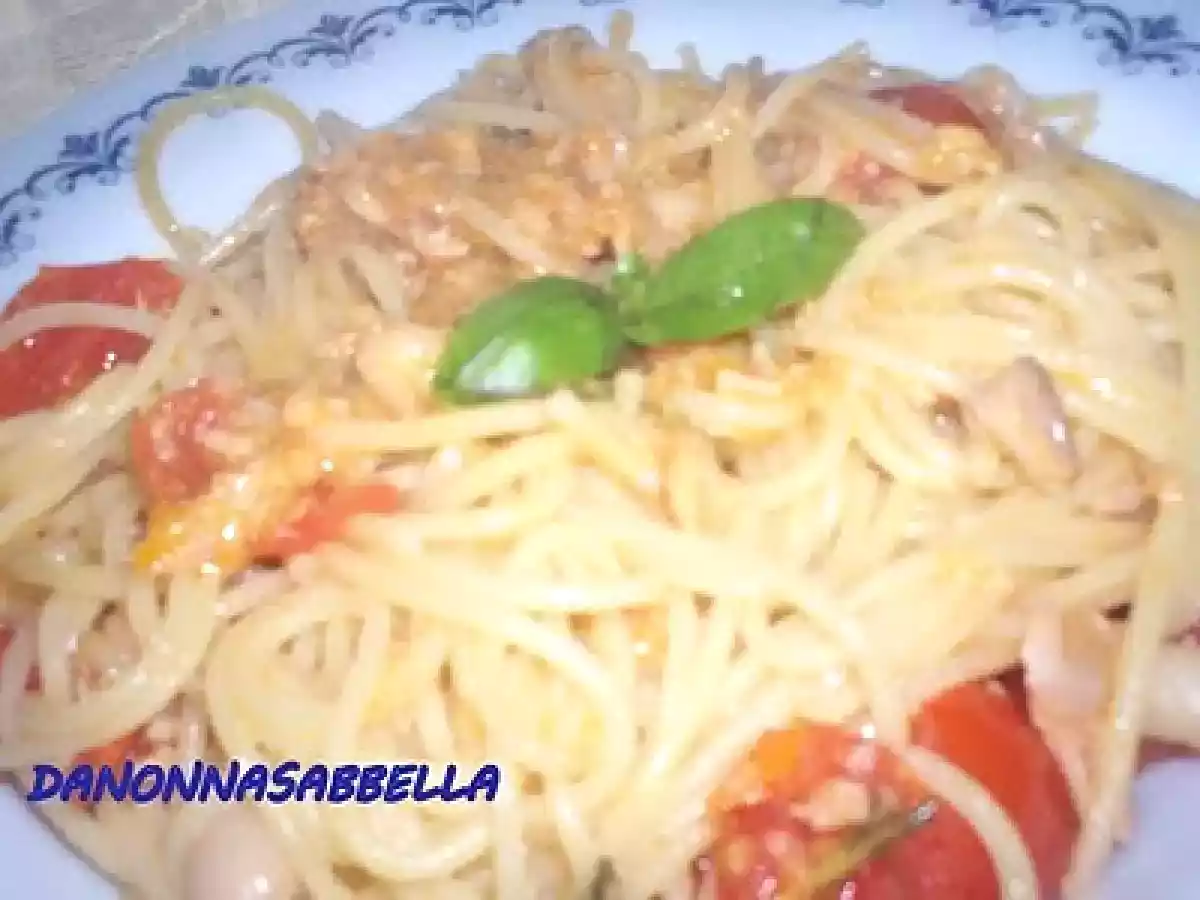 SPAGHETTI CON TONNO, PACHINO E FAGIOLI CANNELLINI - foto 2