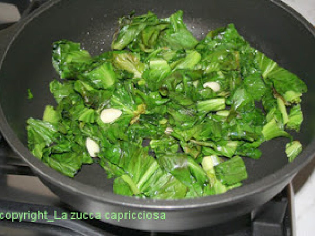 Spaghetti di mais con radicchio verde e salsiccia - foto 6