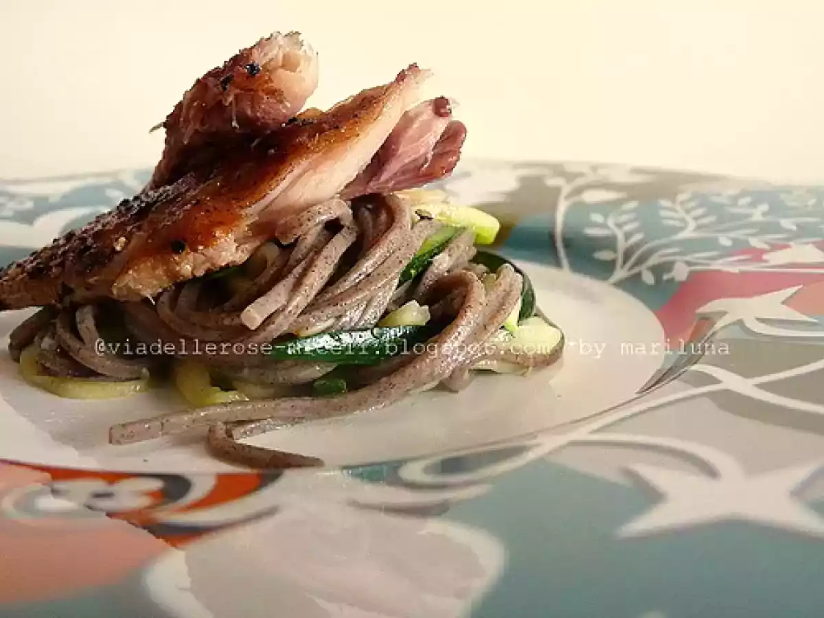 Spaghetti di soba, zucchine con sgombro affumicato e profumo di zenzero - foto 2