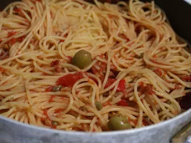 Spaghetti di Stromboli ai capperi