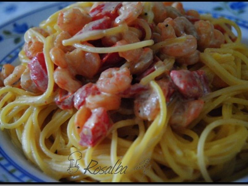 Spaghetti dorati con gamberetti e peperoni - foto 2
