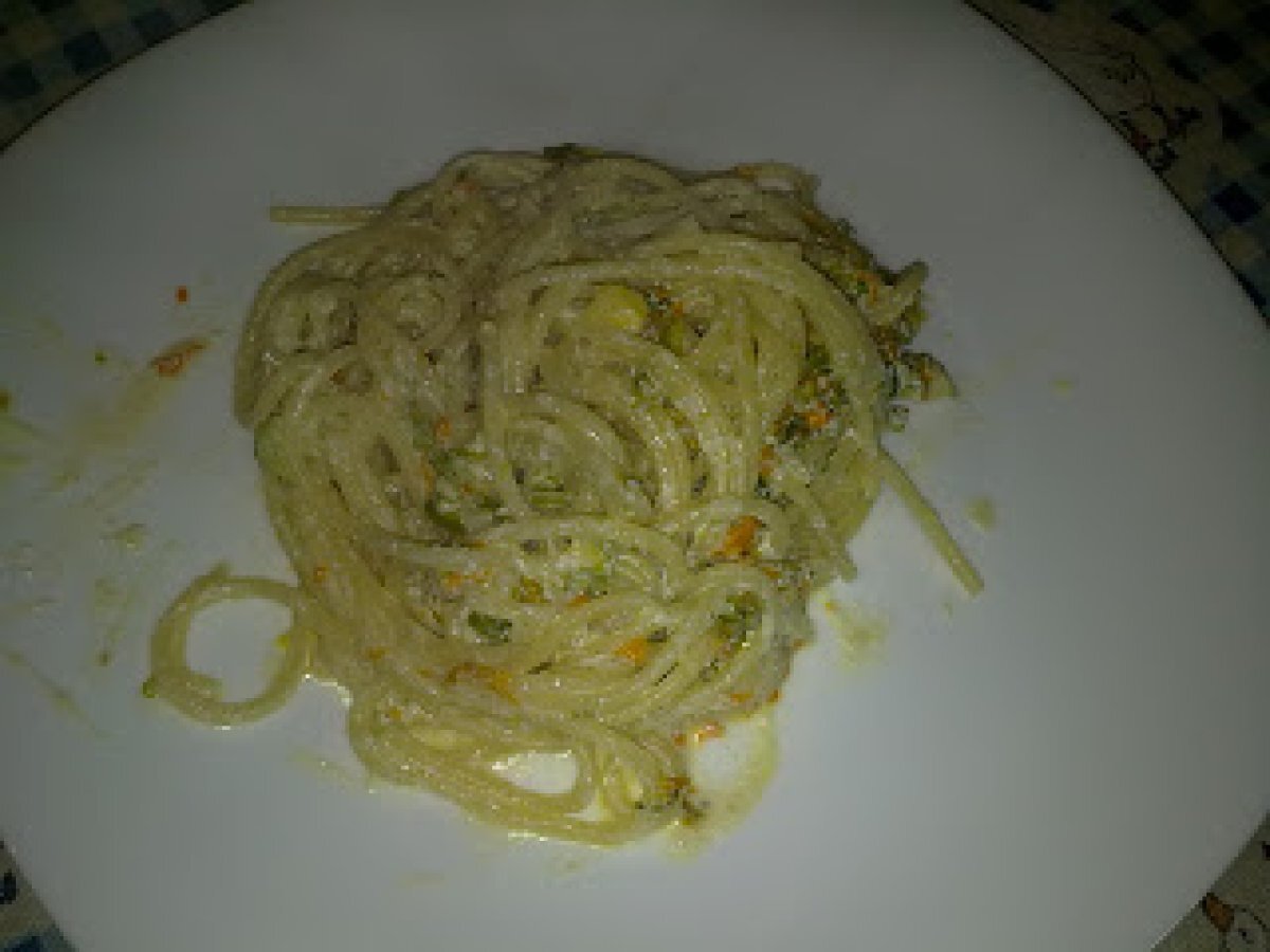 Spaghetti fiori di zucca e ricotta