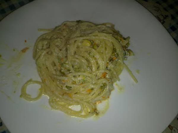 Spaghetti fiori di zucca e ricotta