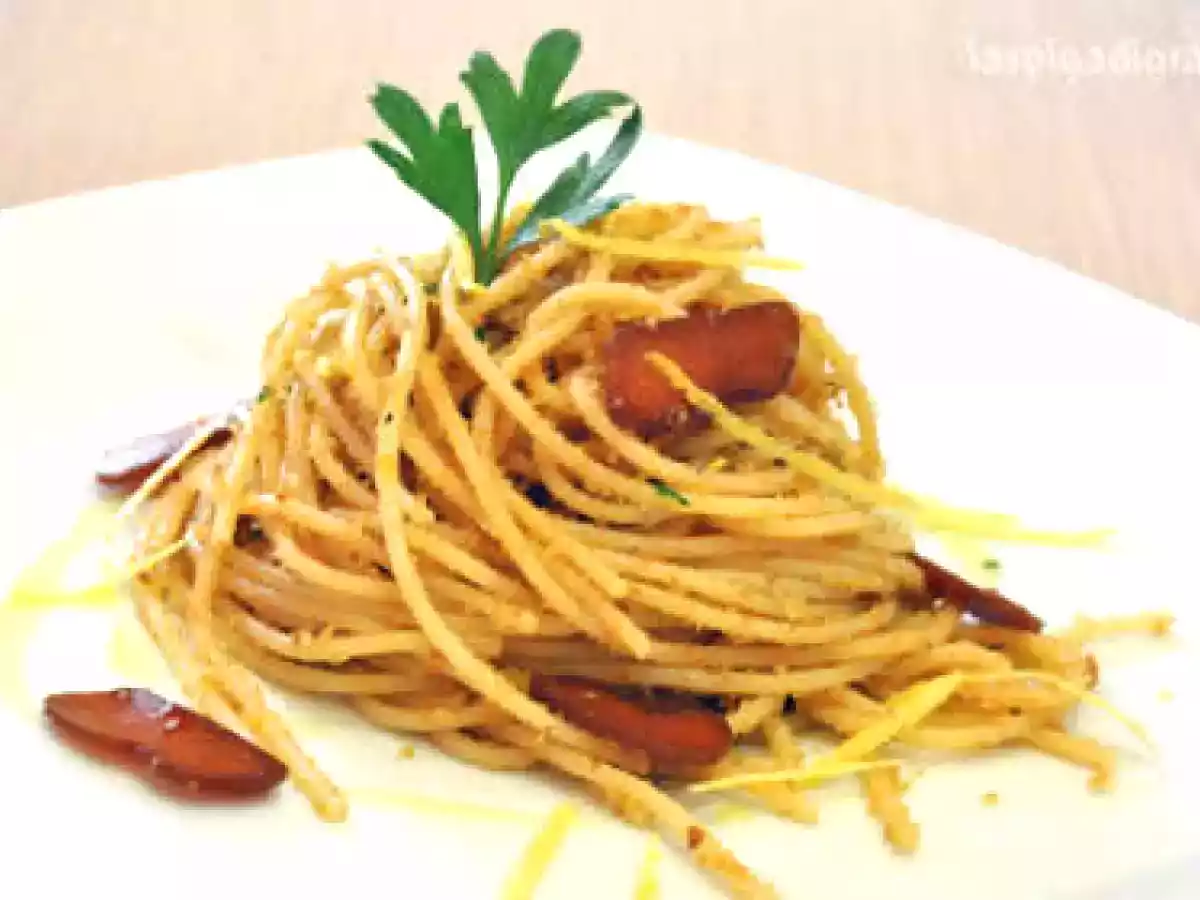 Spaghetti integrali bottarga, limone e pangrattato