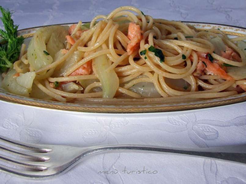 Spaghetti integrali con finocchi e salmone affumicato - foto 4