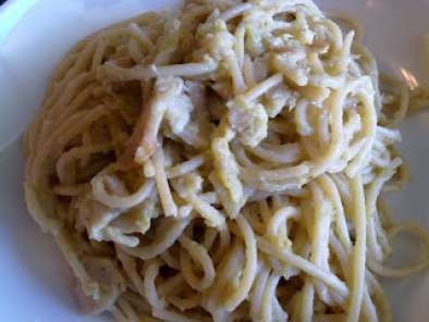 Spaghetti integrali con storione affumicato in salsa alla verza