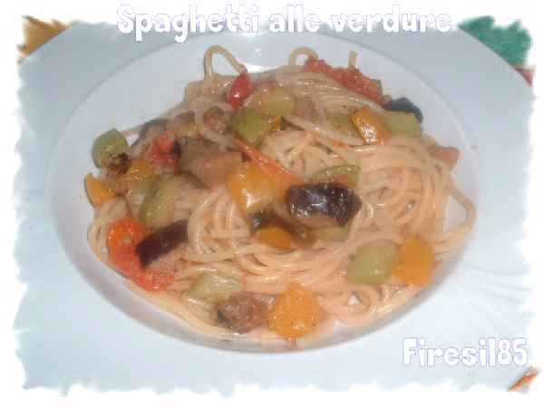 Spaghetti integrali con sugo di verdure