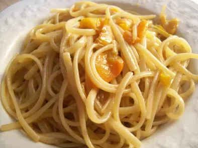 Spaghetti peperoni e acciughe