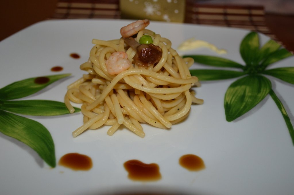 Spaghetti piselli, funghi e gamberetti Ricetta Petitchef