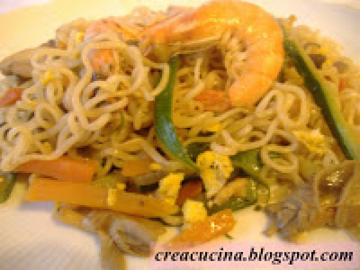 SPAGHETTINI CINESI CON VERDURE E GAMBERI - foto 2