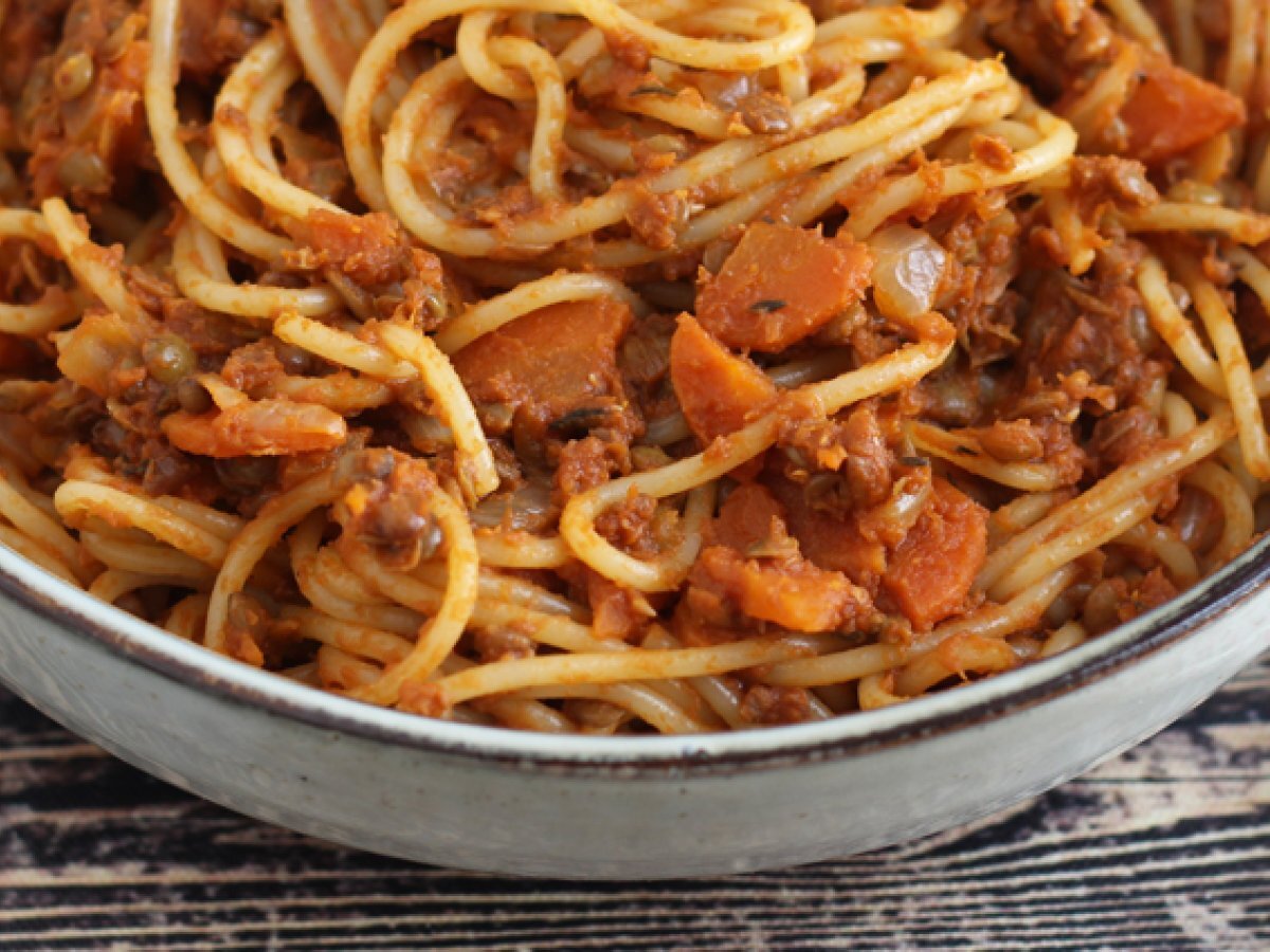 Spaghettoni con salsa vegetariana - foto 4