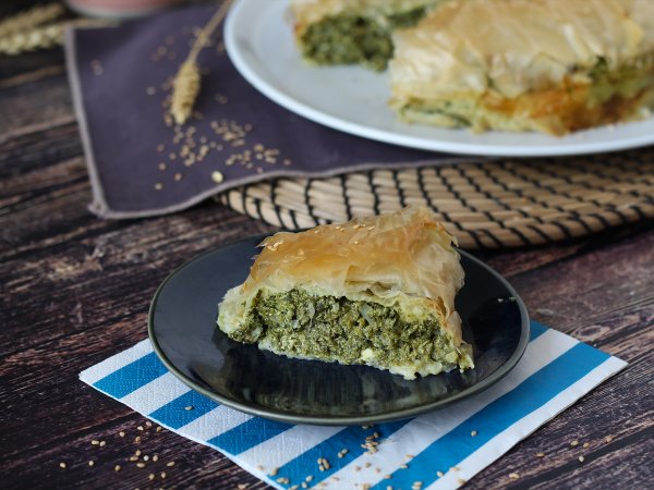 Spanakopita, la facilissima torta salata greca con spinaci e feta - foto 3