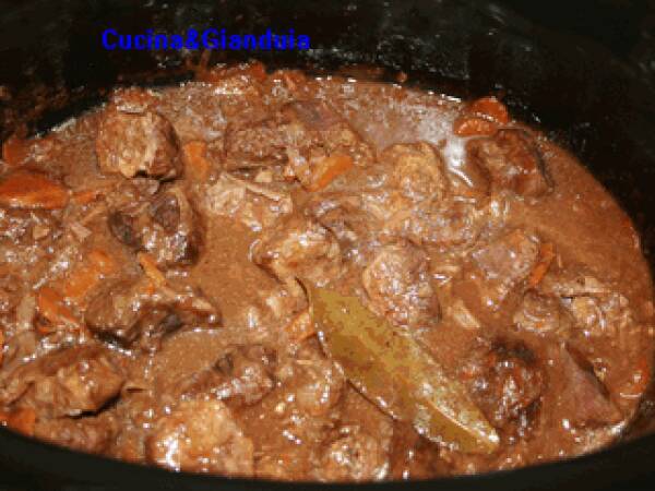 Spezzatino alla birra scura con Slow Cooker