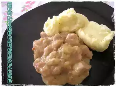 Spezzatino con crema di cipolle