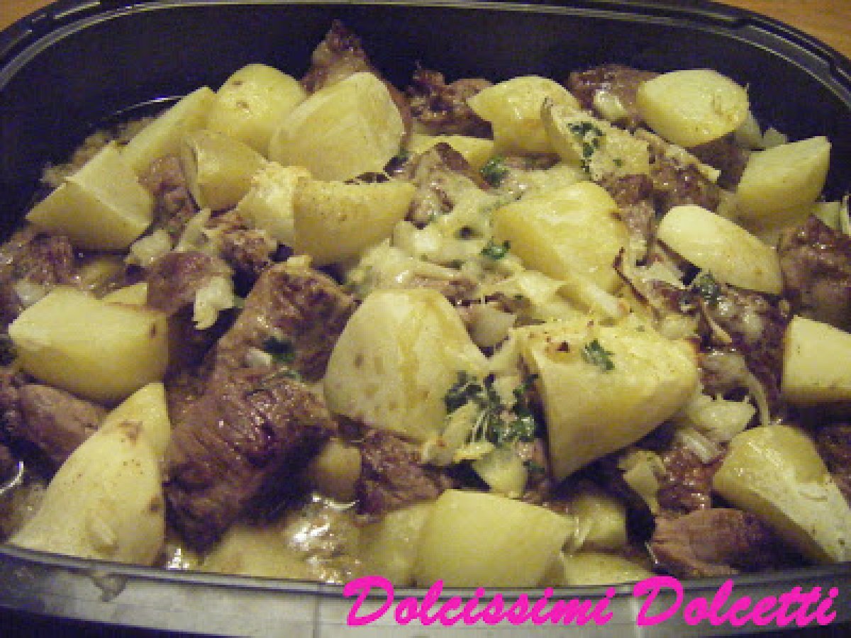 Spezzatino con patate al forno