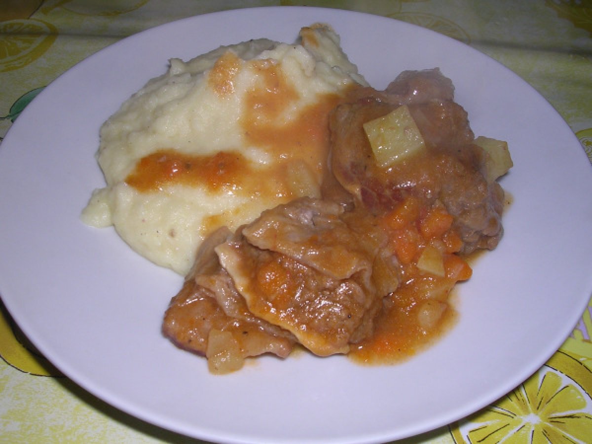 Spezzatino di manzo in crema di patate e carote