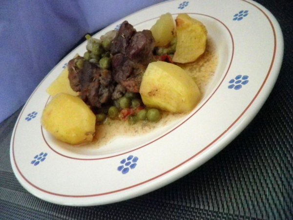 Spezzatino Di Tacchino Al Forno Con Patate E Piselli Ricetta Petitchef