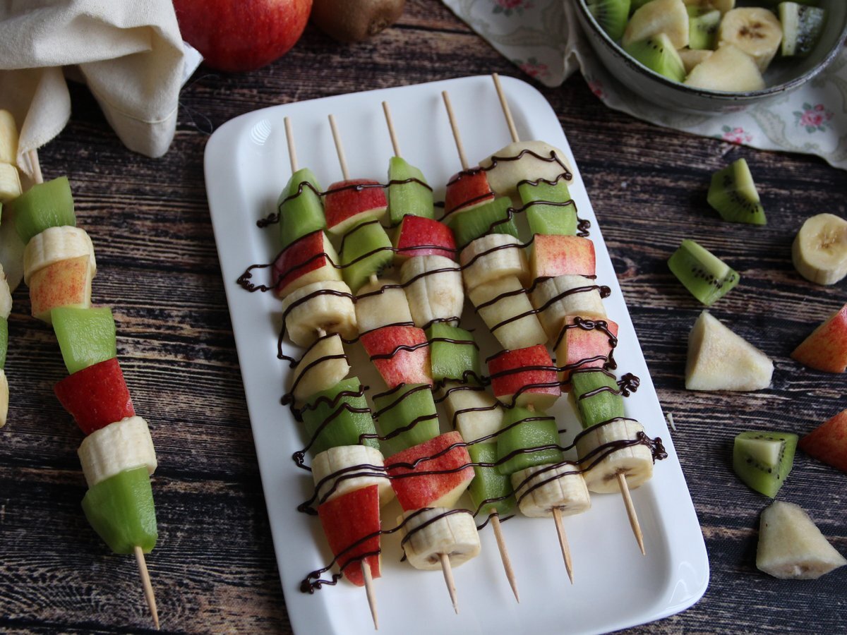 Spiedini di frutta con salsa al cioccolato - foto 3