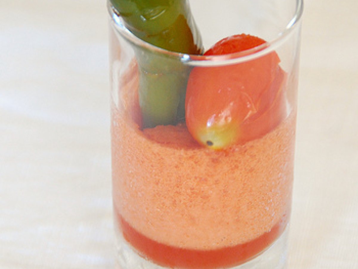 Spuma di Bloody Mary con verdure caramellate