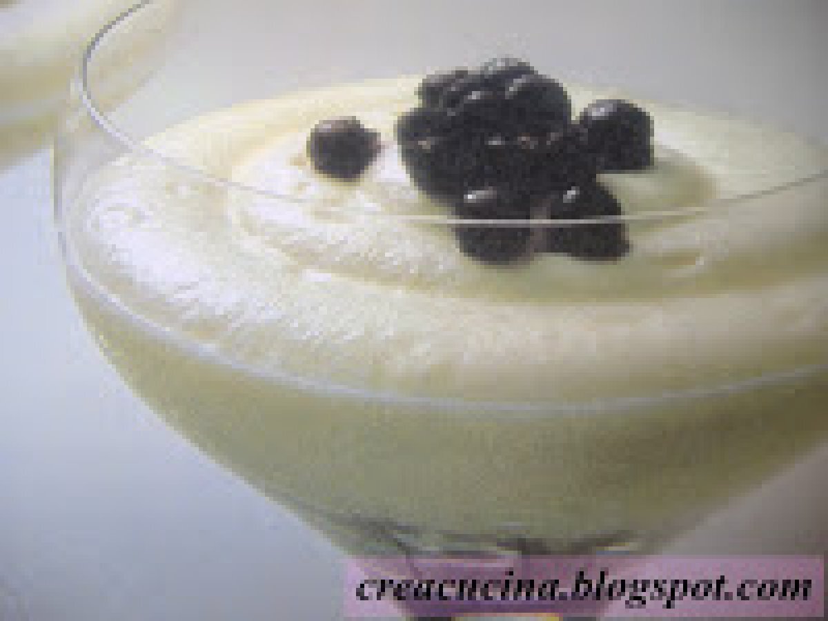 SPUMA DI MASCARPONE CON MIRTILLI - foto 2