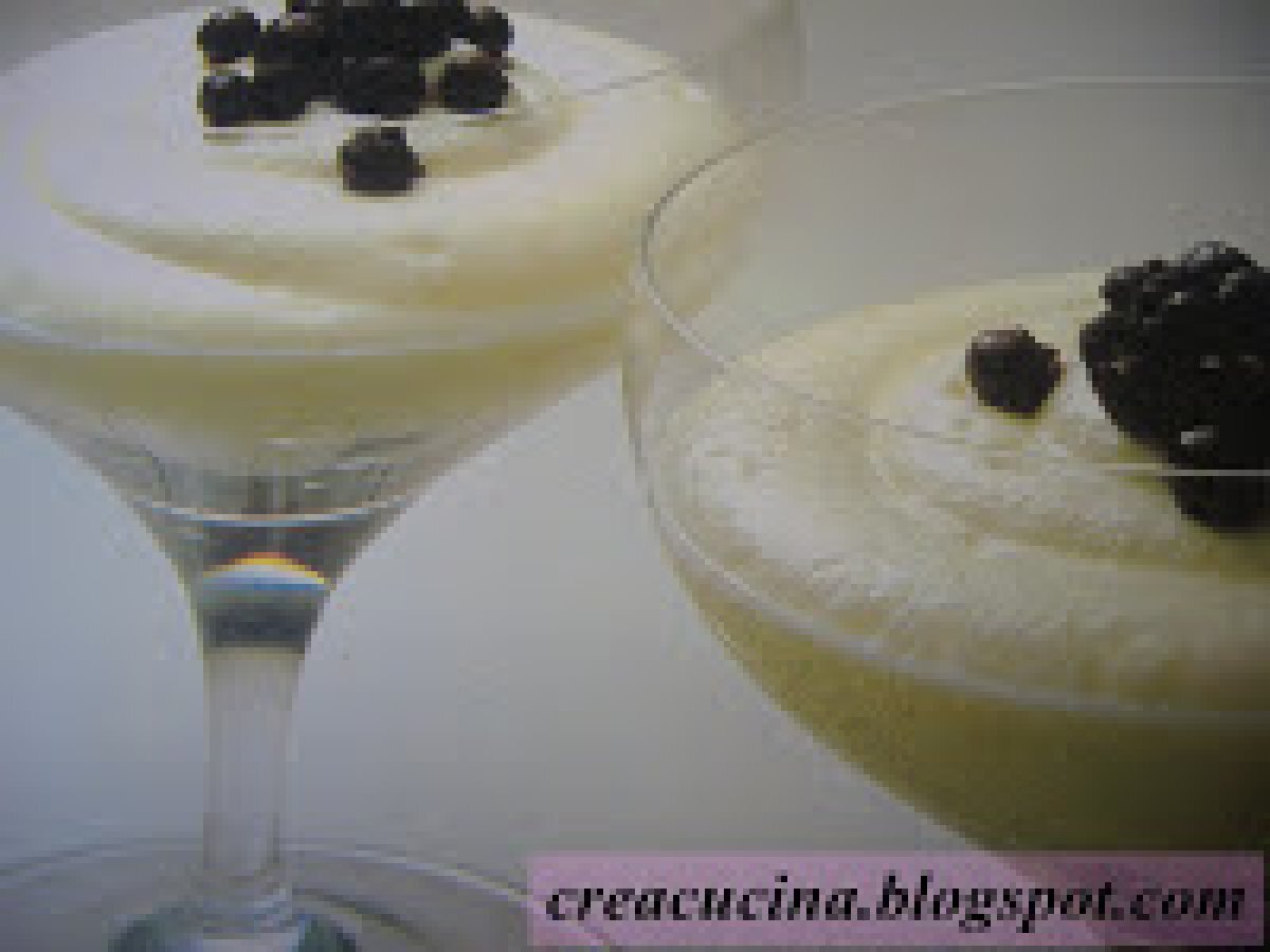 SPUMA DI MASCARPONE CON MIRTILLI - foto 5