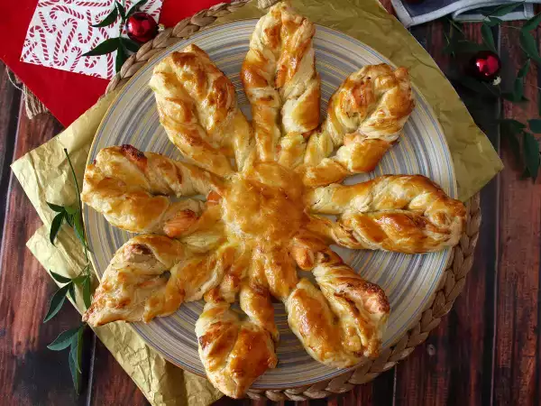 Ricetta Stella di sfoglia con salmone e philadelphia, l'idea perfetta per un aperitivo speciale!