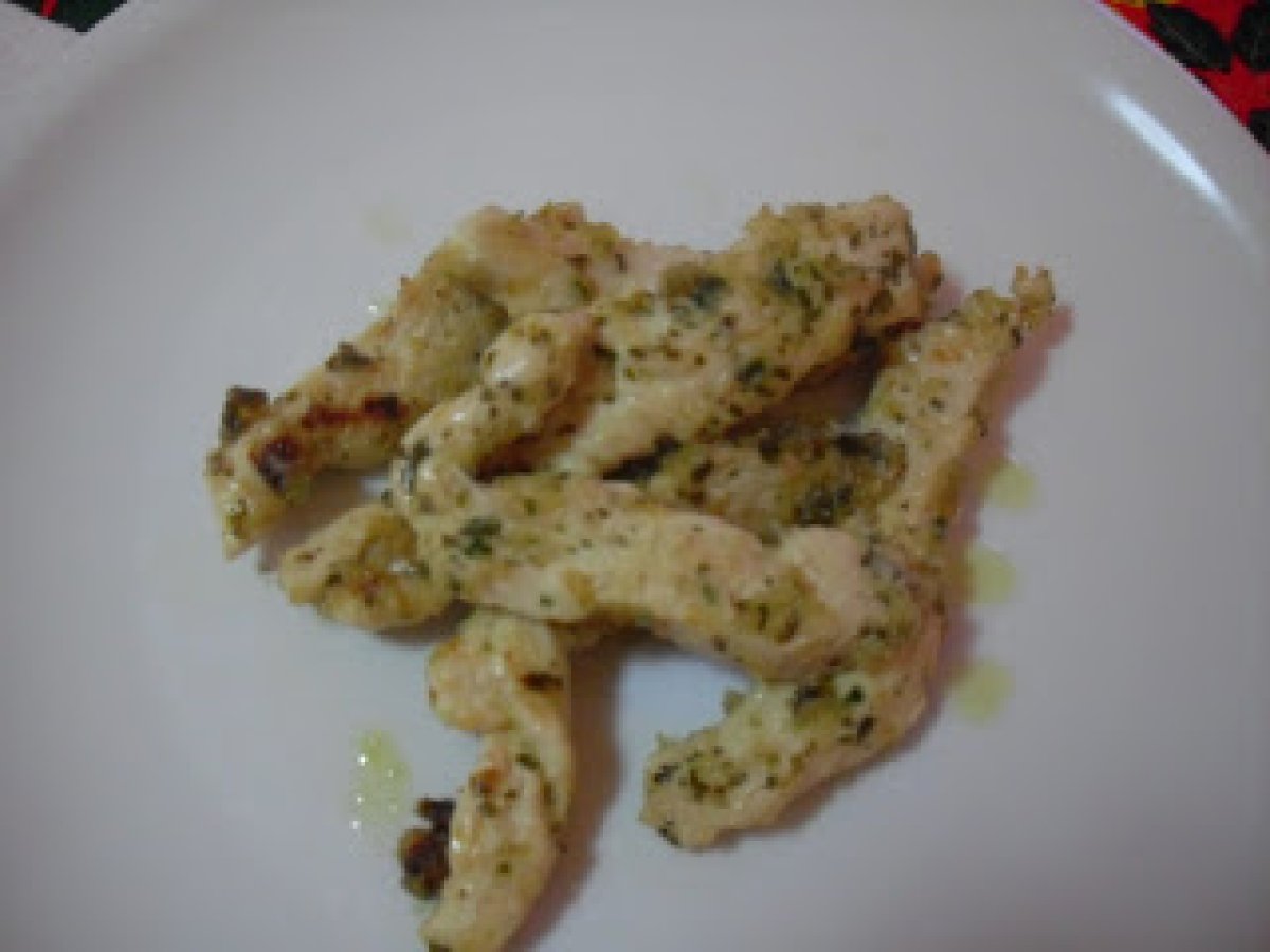 Straccetti di petto di pollo al verde