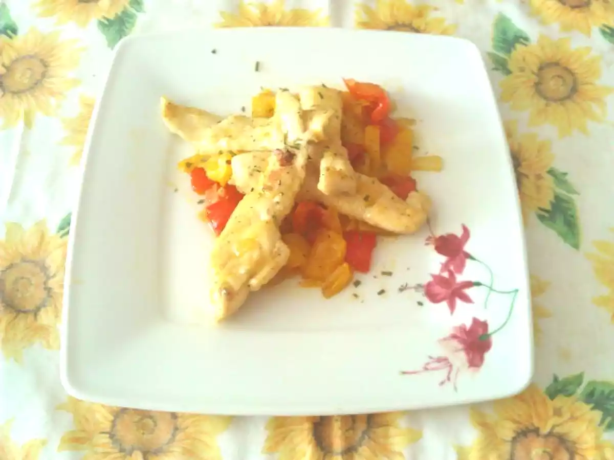 STRACCETTI DI POLLO AI PEPERONI