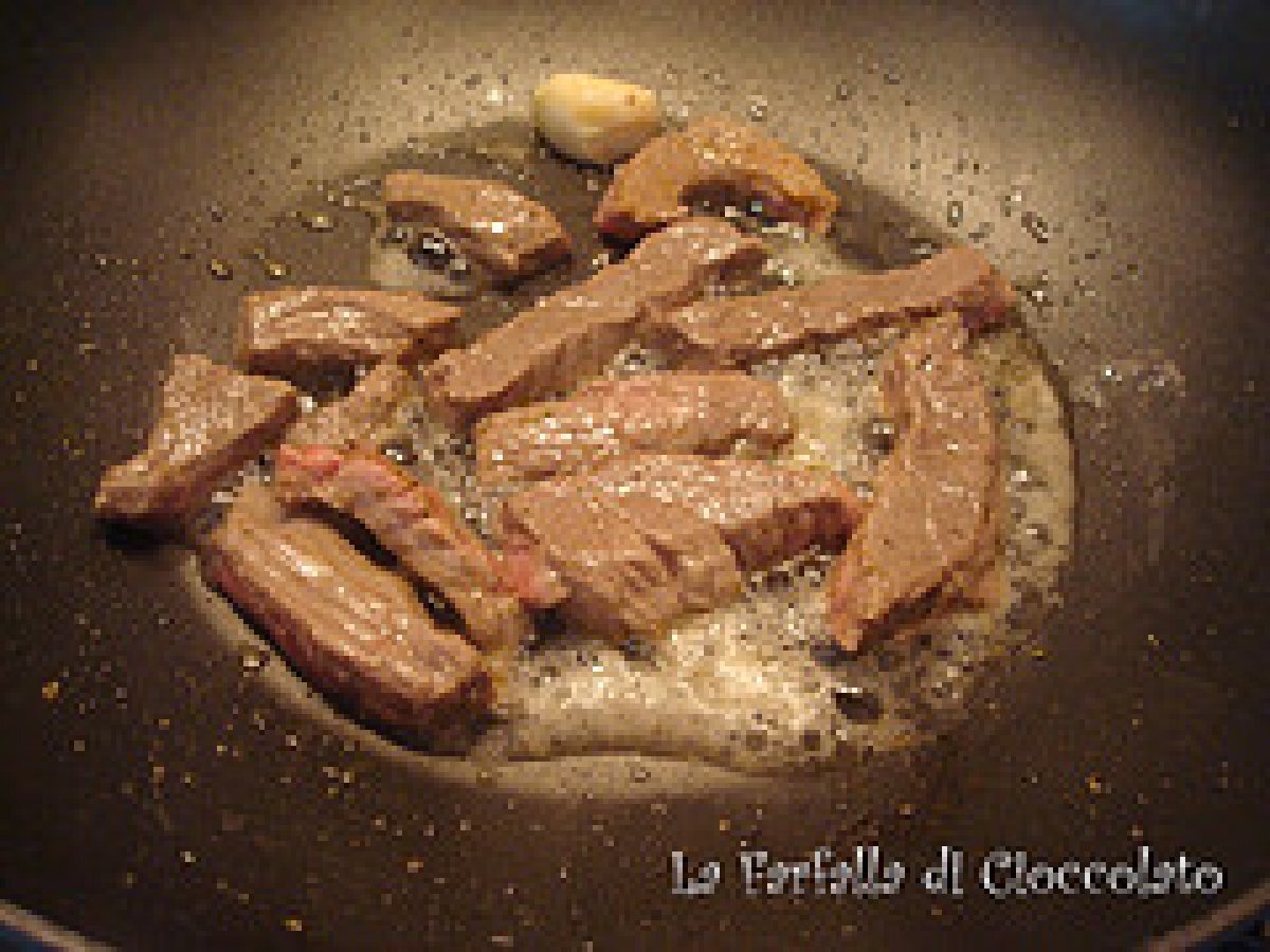 Straccetti di vitello ai funghi - foto 2