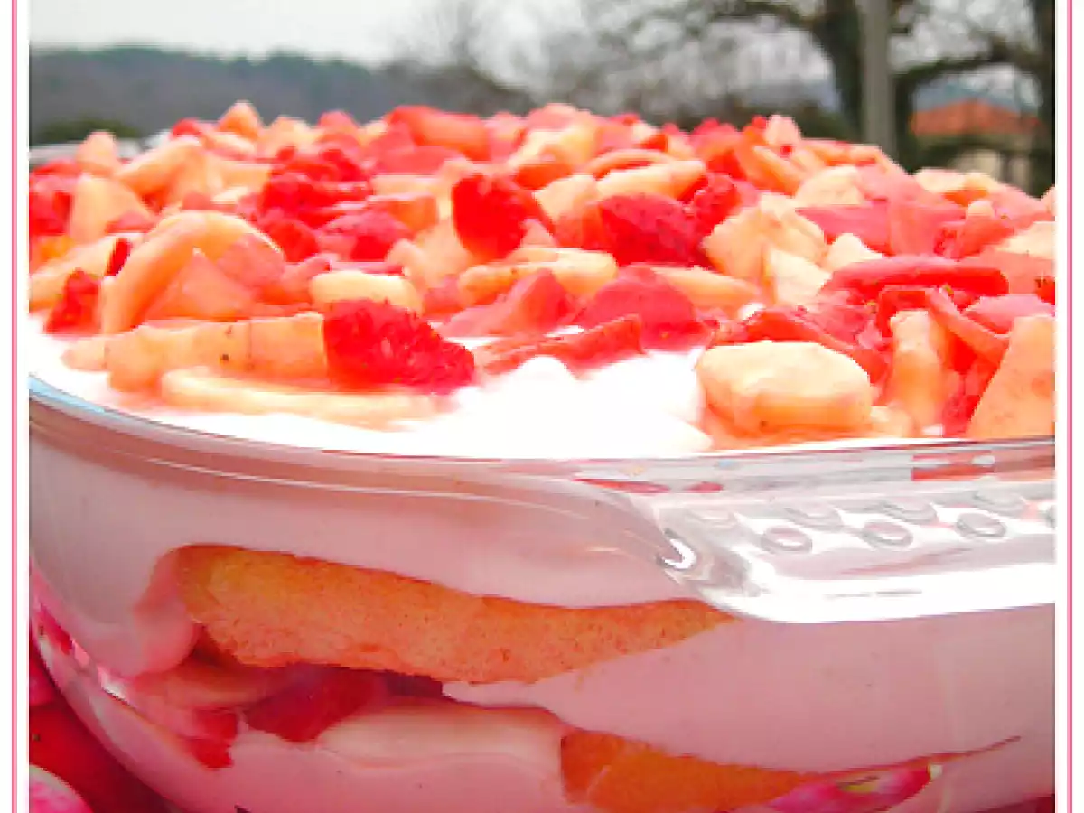 STRAWBERRY-BANANA TIRAMISU' (con yogurt e ricotta - senza uova) - foto 4